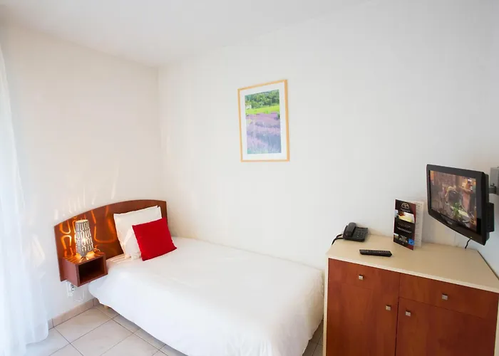 - Bordeaux - Aeroport 3* Merignac (Gironde)