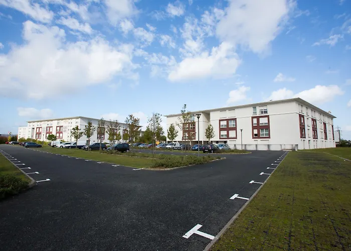 - Bordeaux - Aeroport Aparthotel Merignac (Gironde)